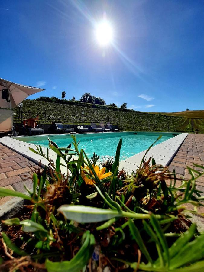 Agriturismo "Veritas" bed & Wine Casaleggio Boiro Exterior foto