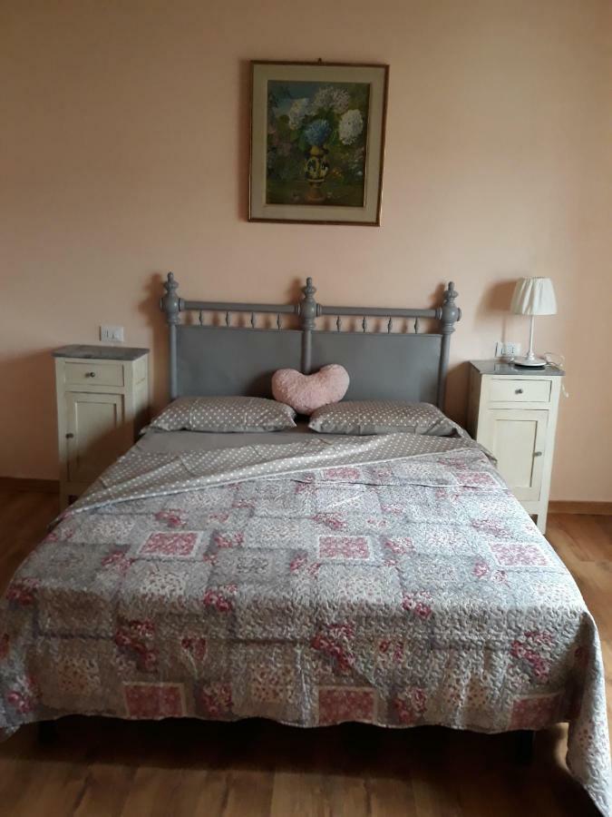 Agriturismo "Veritas" bed & Wine Casaleggio Boiro Exterior foto