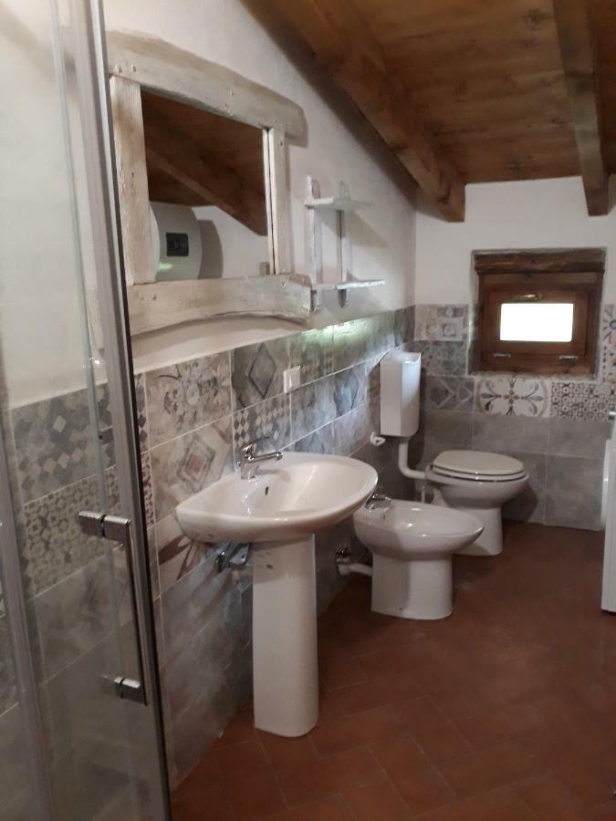 Agriturismo "Veritas" bed & Wine Casaleggio Boiro Exterior foto